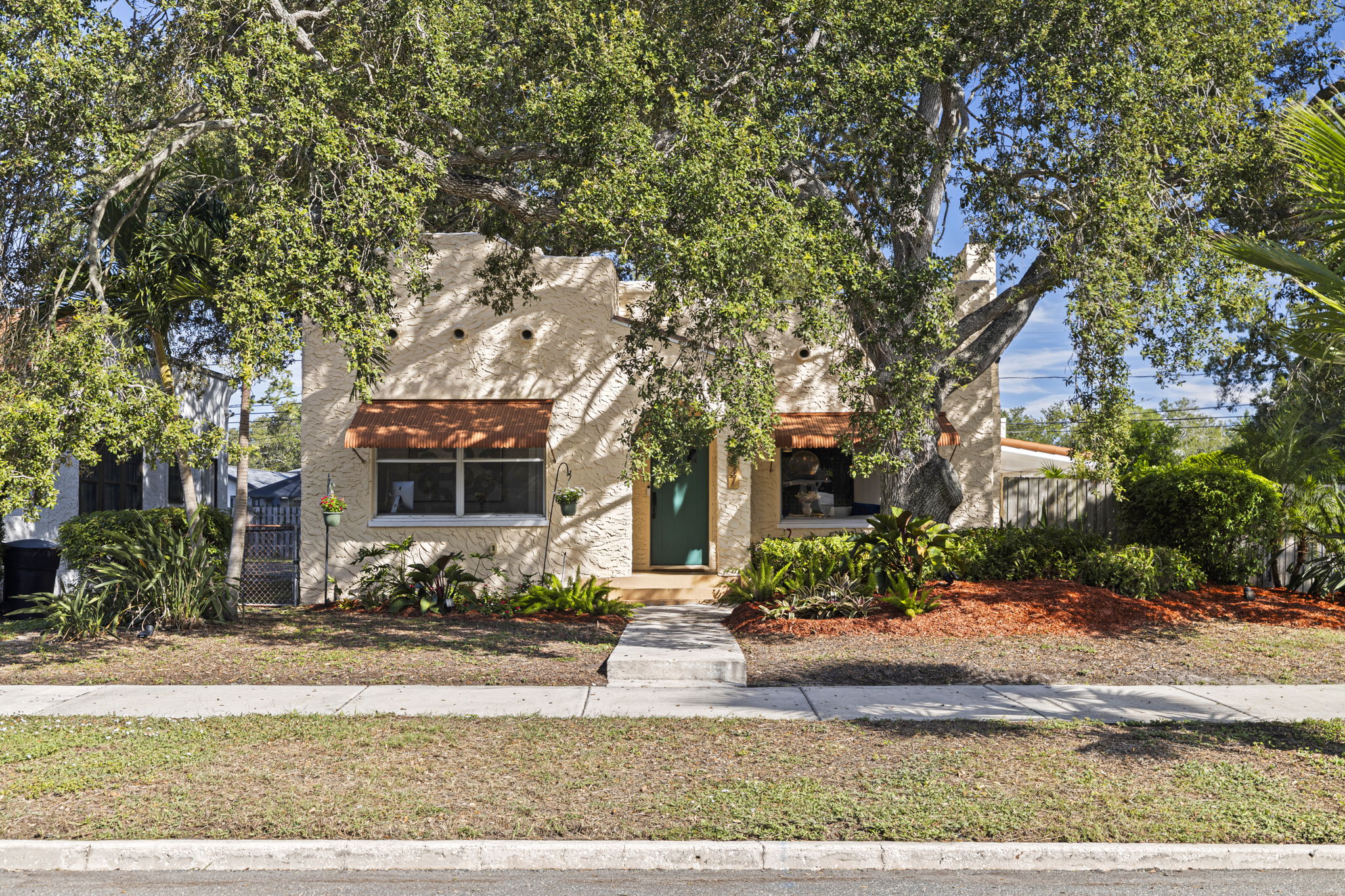 Front exterior of 1037 51st Avenue North